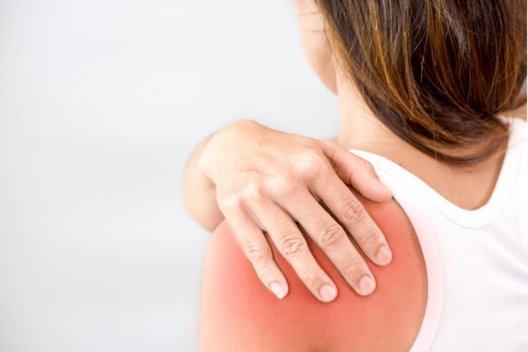 Causes and Treatment of Pain Between Shoulder Blade and Spine