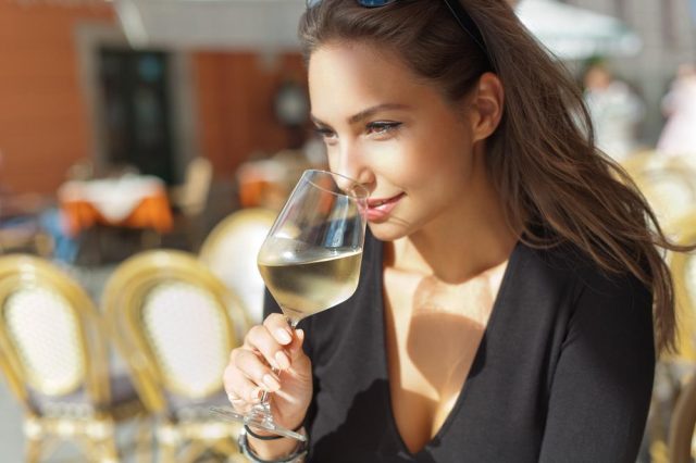 How to Get Rid of Alcohol Smell Fast Naturally? - Charlies Magazines